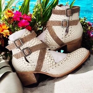 Freebird Handmade Leather Saphire White Snake  Western Boots